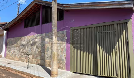 CASA COM 04 DORM SENDO 1 SUÍTE