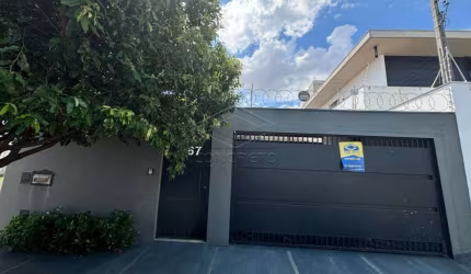 Jardim Estoril - Casa à 1 quadra da Nossa Senhora de Fátima e Gustavo Maciel