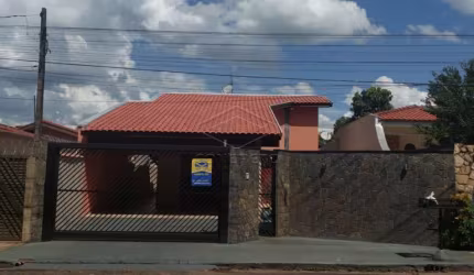 Casa à venda com Edícula - Centro de Piratininga