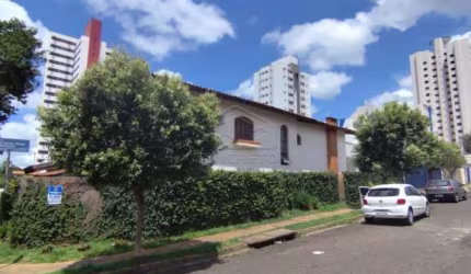 EXCELENTE ESQUINA CASARÃO