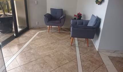 Apartamento de 03 dormitórios na região Central