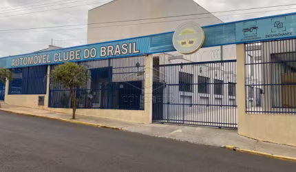 PRÉDIO COMERCIAL COM LOJAS