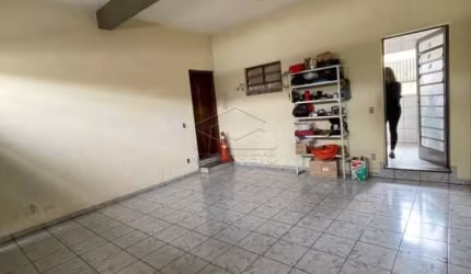 Sobrado com comercio de esquina