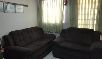 Casa de esquina no açaí