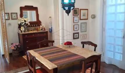 Lindo sobrado com 03 dormitórios - Agudos