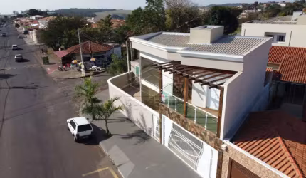 Linda Casa Sobrado no Jardim Flamboyant