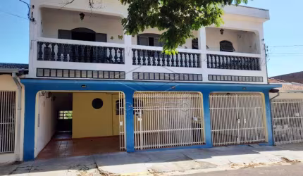 SOBRADO À VENDA - CENTRO