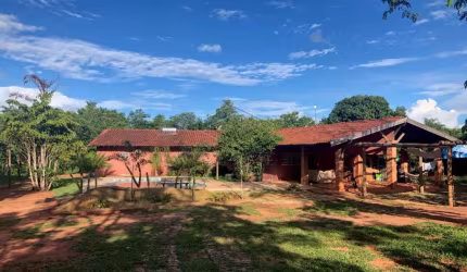 TRANQUILIDADE E LAZER - CHÁCARA À VENDA EM AGUDOS