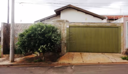 CASA COM 03 DORMITÓRIOS PRÓX. JD CONTORNO