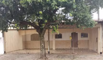 Casa no Geisel com 03 dormitórios