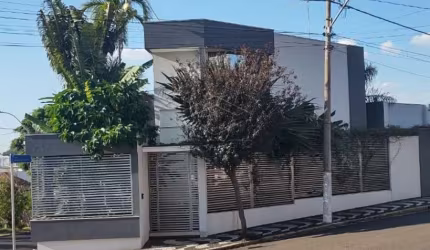 Belíssima residência com 3 suítes - Piratininga