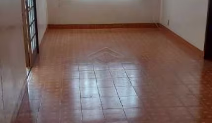 Residência no centro de Agudos