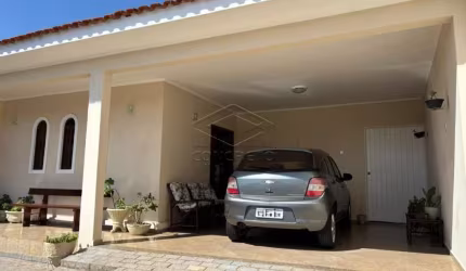 Casa com 03 dormitórios - Vila Seabra