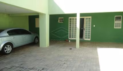 Residência com piscina - Jd. Ferraz