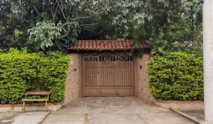 Belíssima chácara com piscina - Agudos
