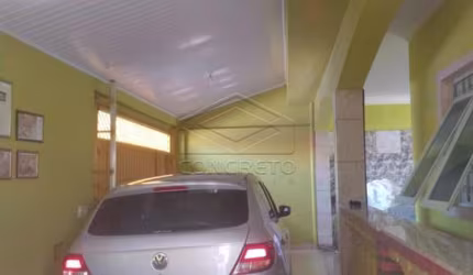 RESIDÊNCIA COM TRÊS DORMITÓRIOS PRÓXIMA AO BELA VISTA!!!