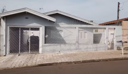 CASA BEM LOCALIZADA NA VILA SANTA LUZIA