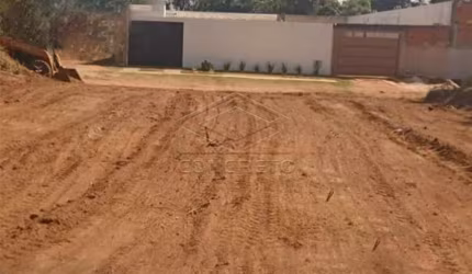 Área ampla com ótima localização no VALE DO IGAPÓ