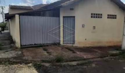 Duas casas com ótima localização para venda