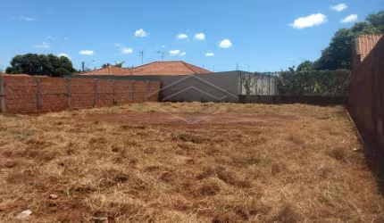 Terreno Padrão em Lençóis Paulista