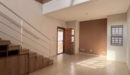 EXCELENTE SOBRADO COM AMPLITUDE E CONFORTO EM LOCALIZAÇÃO PRIVILEGIADA