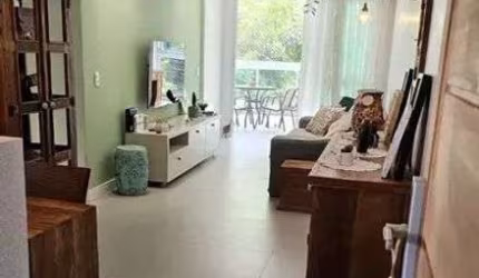 Apartamento Reformado com Fino Acabamento — 122m² | Frente