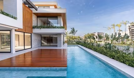 Casa Triplex de Altíssimo Luxo – Projeto Contemporâneo com Vista Privilegiada