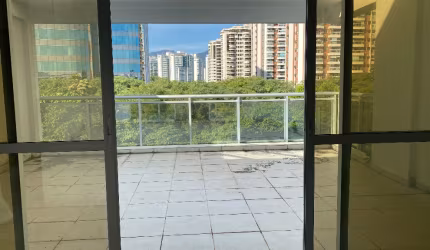 Linda cobertura comercial no O2 Corporate – 54m² com varanda e vista livre!!!