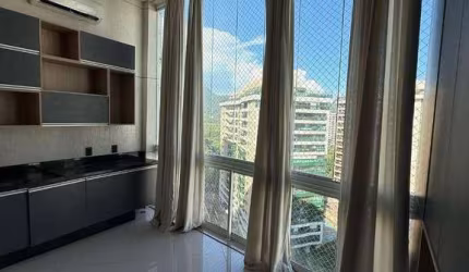A **Quatro Paredes Imobiliária** tem o prazer de apresentar à venda, na Península Barra da Tijuca, um excelente **loft** de 78 m² Península Mandarim