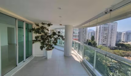 Quatro Paredes vende - Oportunidade de m2 no Fontvieille  *Maison Charles Premier* 402,88m2 – 4 suítes, 2 dependências