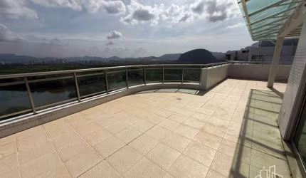 Cobertura Exclusiva com Vista Deslumbrante para a Lagoa e Toda a Península – Condomínio Saint Barth, Barra da Tijuca
