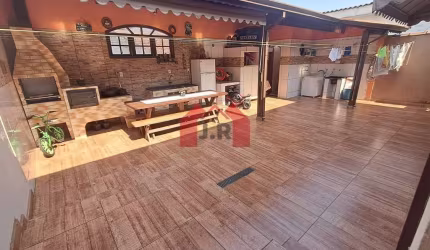 Casa com 3 quartos à venda no Jardim Guapituba, Mauá  por R$ 900.000