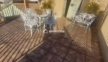 Casa 129m², 2qt, 3ban, 2vagas, copa, quintal, churr, semi-mob.