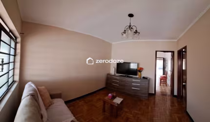 Casa com edícula em Jardim São José, Caçapava