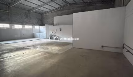 Galpão com sala no Residencial Parque dos Sinos em Jacareí