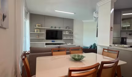 Lindo apartamento pro to para morar com pequena vista para o mar