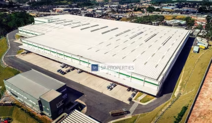 Galpão para alugar, 60204 m² por R$ 2.233.576/mês - Embu das Artes/SP