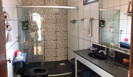 Casa com 3 quartos à venda no Cruzeiro, Ribeirão das Neves  por R$ 300.000