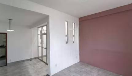 Casa com 3 quartos à venda no Heliópolis, Belo Horizonte  por R$ 430.000