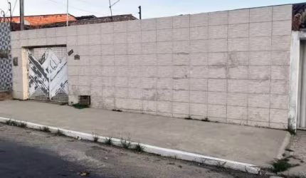 Casa Para Vender com 3 quartos no bairro Tabuleiro dos Martins em Maceió