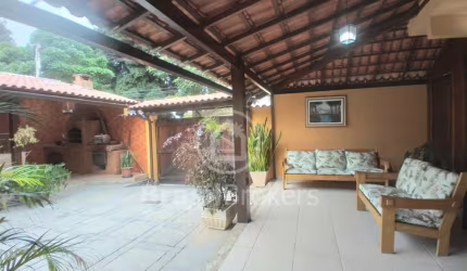 Casa maravilhosa em condomínio!  Taquara.