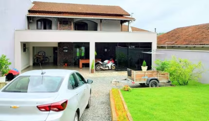 SOBRADO no PETRÓPOLIS com 4 quartos para VENDA, 250 m²
