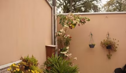 CASA COM 3 DORMITÓRIOS OS 3 COM ARMÁRIOS NO JARDIM CICA