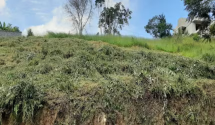 TERRENO  EM CONDOMÍNIO, JARINU TENHO VÁRIOS