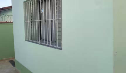 CASA COM 2 DORMITÓRIOS 1 COM CLOSET VILA ROSSI