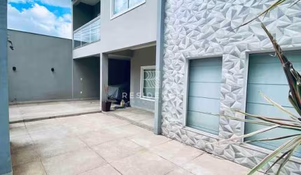 Casa duplex à Venda, Jardim Amália, Volta Redonda, RJ