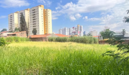 Terreno com construção sob medica no JD. Planalto em Bauru-SP