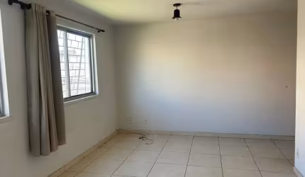 Apartamento de 2 quartos a uma esquina da Av Brasil Sul!