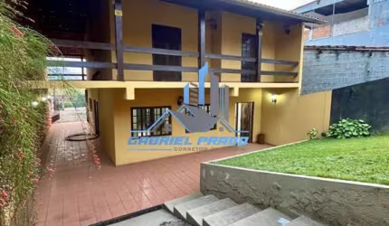 Casa para Venda em Atibaia, Três Pistas, 3 dormitórios, 1 suíte, 3 banheiros, 8 vagas