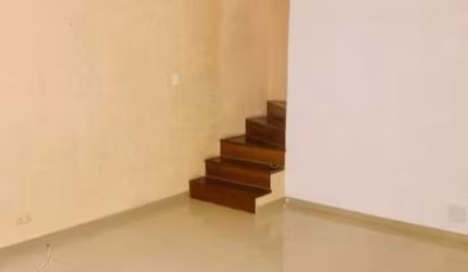 Sobrado no Taboão/ Suisso